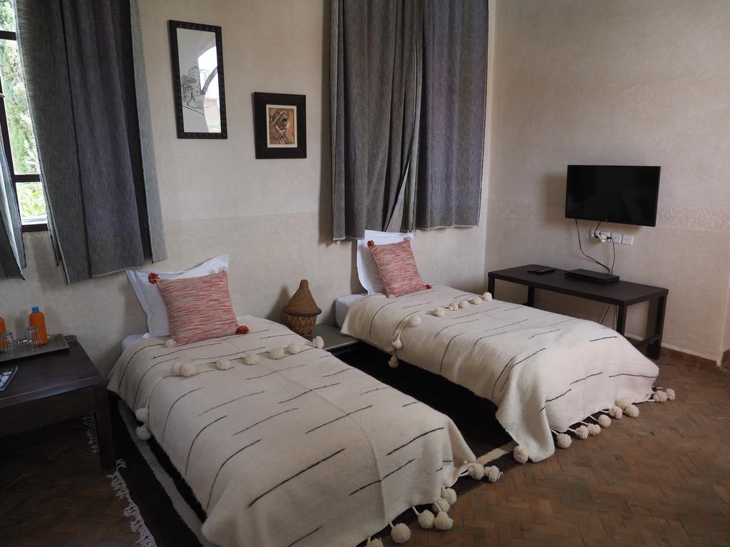 Le Cazar Hotell El Ain Exteriör bild