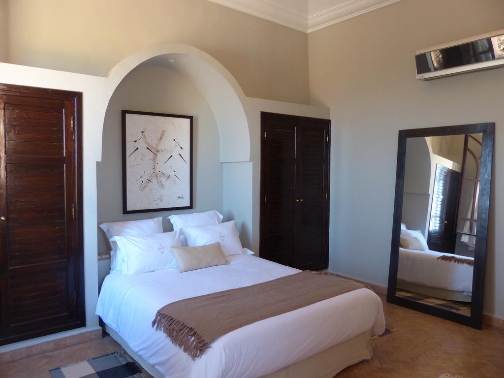 Le Cazar Hotell El Ain Exteriör bild