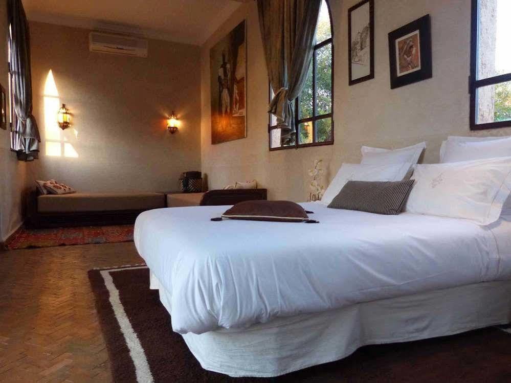 Le Cazar Hotell El Ain Exteriör bild
