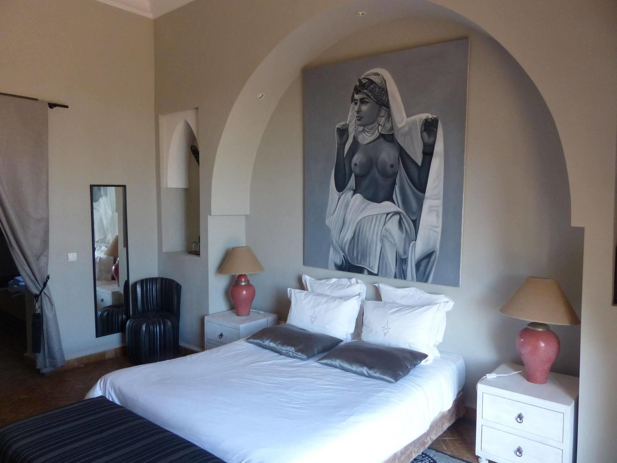 Le Cazar Hotell El Ain Exteriör bild
