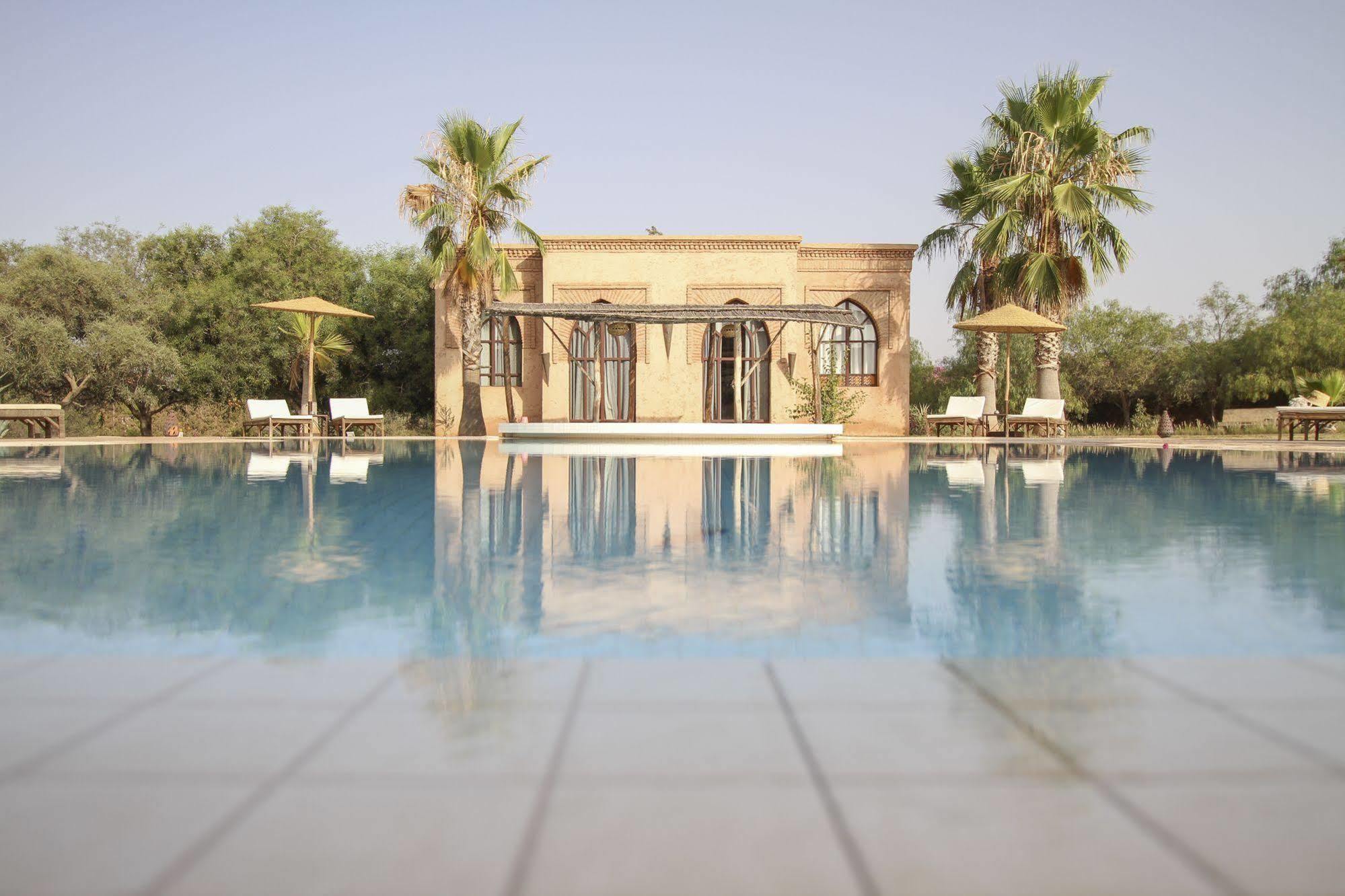 Le Cazar Hotell El Ain Exteriör bild