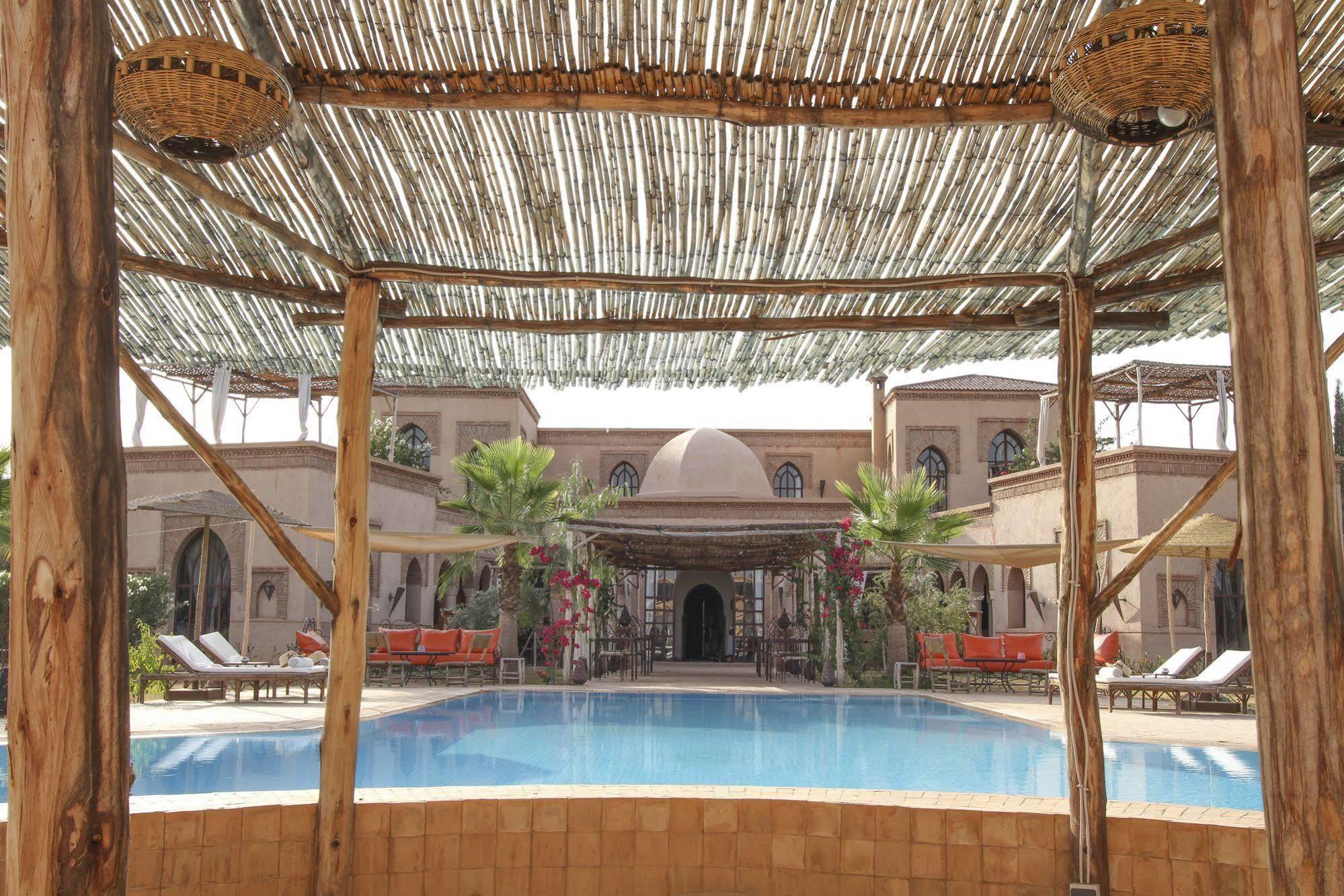 Le Cazar Hotell El Ain Exteriör bild